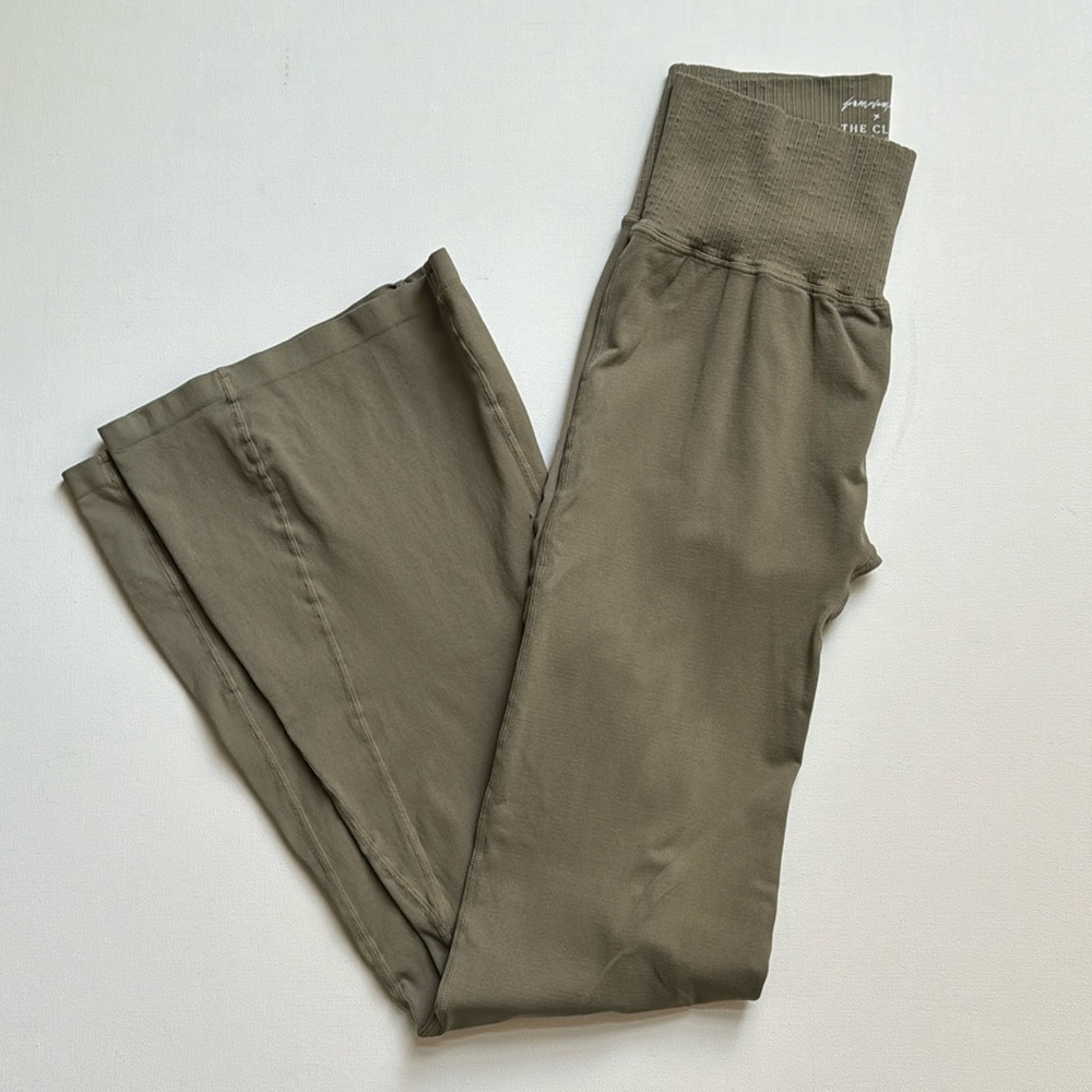 NWOT free people flares!! Sold out online/NLA. $98 retail. - Picture 9 of 10